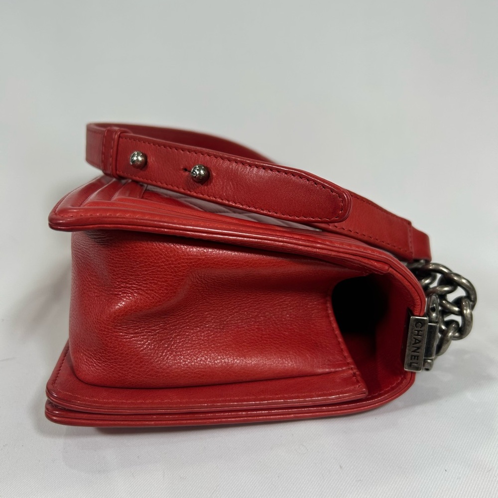 Chanel Boy Bag Size S Cherry Red - Picture 11 of 12